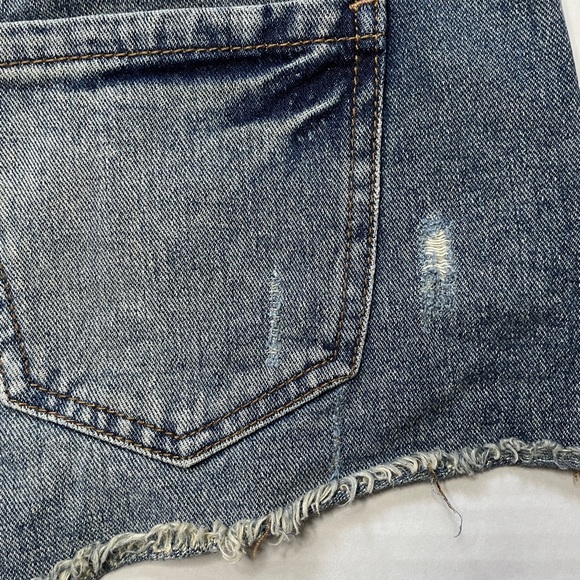 FREE PEOPLE Denim Shorts Blue Distressed Raw Hem Button Fly 32x3 Womens Size 24 - Picture 8 of 11